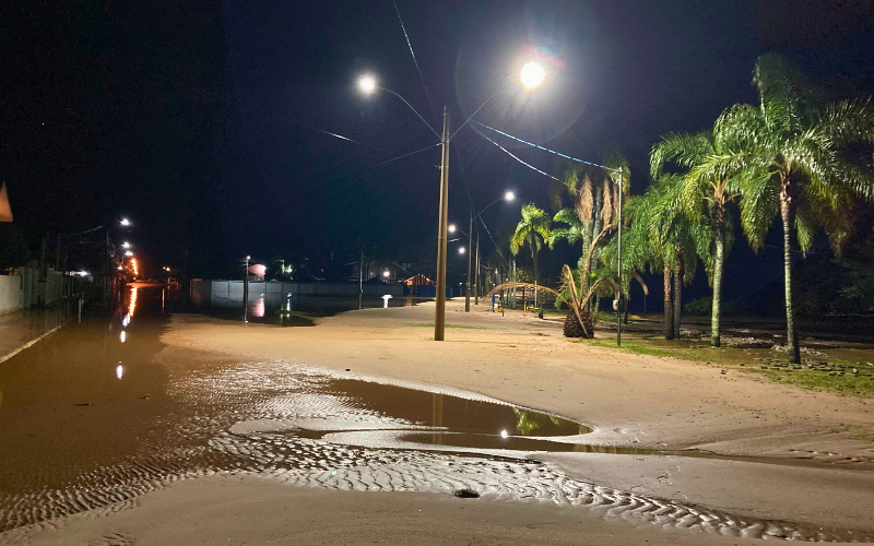 LAGOA BAIXOU DURANTE A MADRUGADA EM SÃO LOURENÇO E REVELA ESTRAGOS