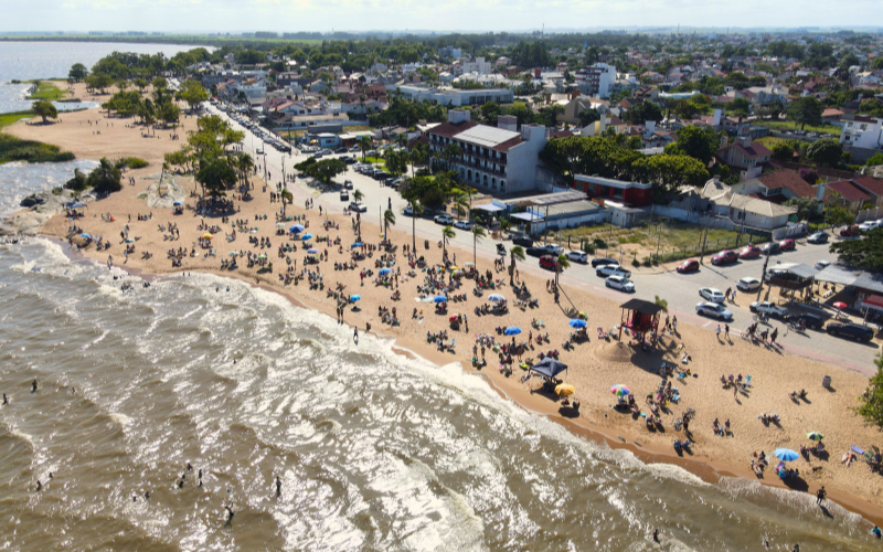 VÉSPERA DE ANO NOVO: PRAIAS DE SÃO LOURENÇO DO SUL REGISTRAM INTENSO MOVIMENTO