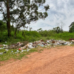 MUNÍCIPES DENUNCIAM DESCARTE IRREGULAR DE LIXO NA ‘ESTRADA DO CAMPING’