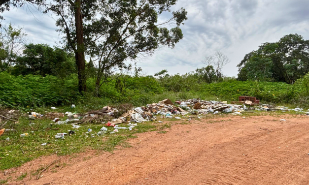 MUNÍCIPES DENUNCIAM DESCARTE IRREGULAR DE LIXO NA ‘ESTRADA DO CAMPING’