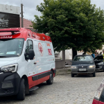 CONDUTOR EMBRIAGADO CORTA A FRENTE DE MOTOCICLISTA, NA PIO FERREIRA