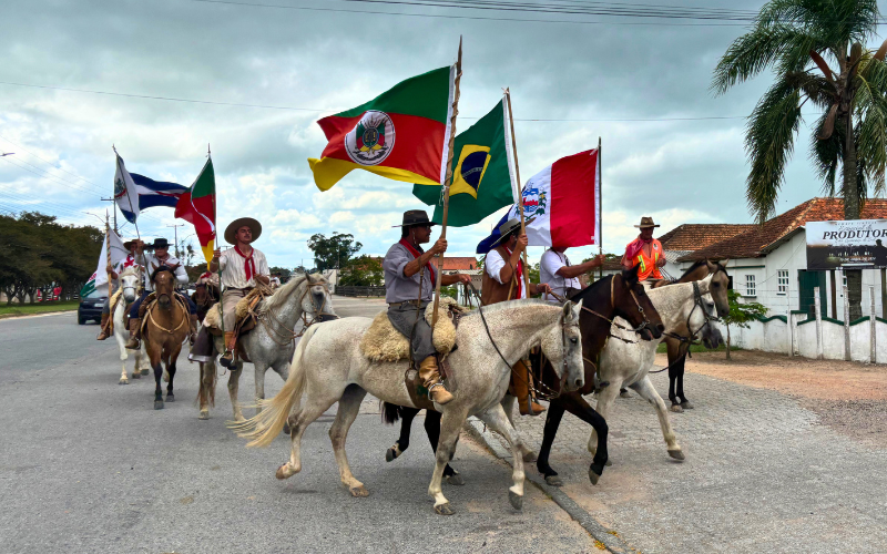 A CHEGADA DOS CAVALEIROS DA COSTA DOCE A SÃO LOURENÇO