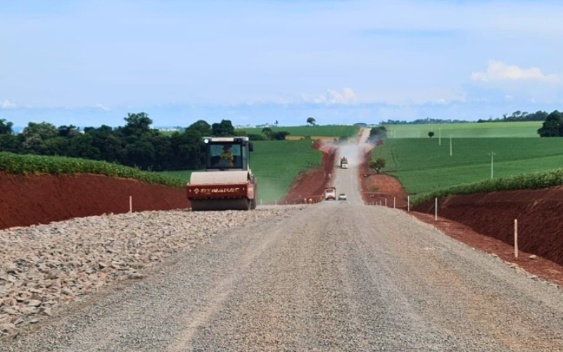 GOVERNADOR ASSINA HOJE O INÍCIO DAS OBRAS DO ASFALTAMENTO DA ERS-265 ATÉ A RESERVA, E DA BR-116 AO FRIGORÍFICO COQUEIRO