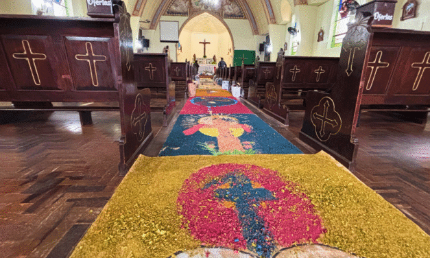 IGREJA CATÓLICA CELEBRA CORPUS CHRISTI