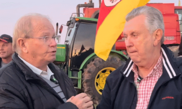 MOVIMENTO DOS AGRICULTORES NA BR-116: SLR CONVERSOU COM O SENADOR HEINZE