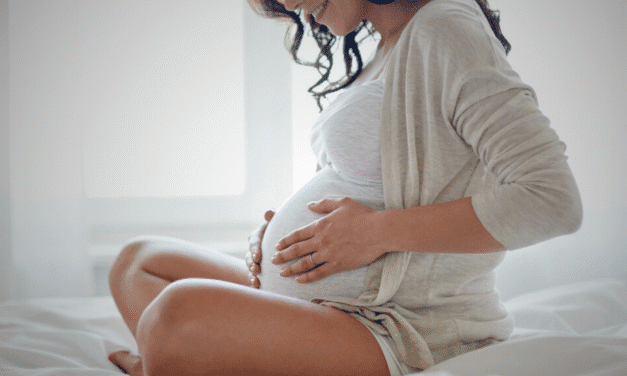 ESTABILIDADE DA GESTANTE GARANTE PROTEÇÃO NO EMPREGO ATÉ CINCO MESES APÓS O PARTO