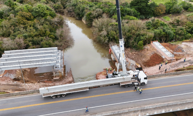 BLOQUEIOS NA BR-116 CONTINUAM NESTA SEXTA DEVIDO A OBRAS NA PONTE DO ARROIO CORRIENTES