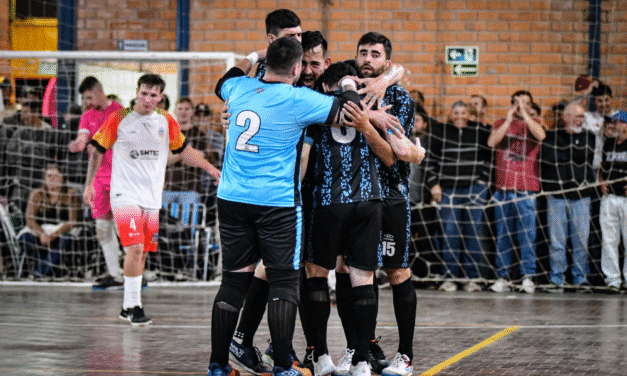 COM A FORÇA DA CAIXINHA! TURUÇU VENCE CRISTAL E GARANTE A PRIMEIRA VAGA NAS SEMIFINAIS DA CCDF SELEÇÕES