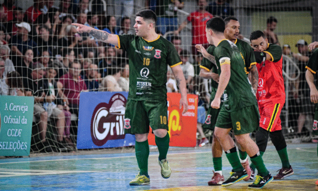 EM NOITE ELETRIZANTE, JAGUARÃO LUTA ATÉ O ÚLTIMO MINUTO, VENCE RIO GRANDE E GARANTE VAGA NAS SEMIFINAIS DA ‘ALMEJADA’