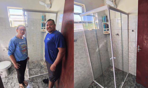 CCDF SELEÇÕES: PROMOÇÃO DA VIDRAÇARIA LOURENCIANA ENTREGA BOX A TORCEDORES PRESENTES NO GINÁSIO