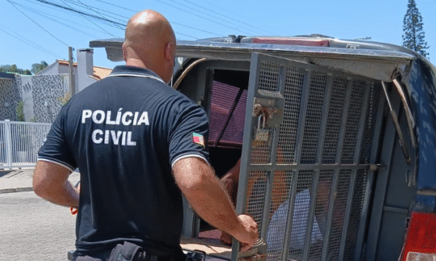 HOMEM É PRESO PELA POLÍCIA CIVIL POR ROUBOS A PEDESTRES, NA LOMBA