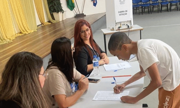 ESCOLAS ELEGEM OS NOVOS VEREADORES MIRINS QUE ATUARÃO NO LEGISLATIVO JOVEM DO MUNICÍPIO