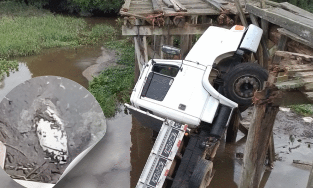 CAMINHÃO PERMANECE NO LOCAL E POPULAÇÃO TEME IMPACTOS AMBIENTAIS APÓS ACIDENTE