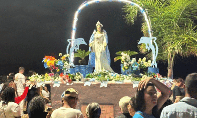 FÉ E TRADIÇÃO REÚNEM CENTENAS DE PESSOAS NA FESTA DE IEMANJÁ, EM SLS