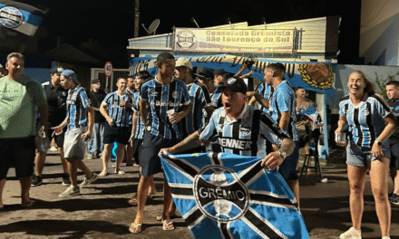 CONSULADO GREMISTA REÚNE TORCIDA PARA CELEBRAR O 44º TÍTULO GAÚCHO