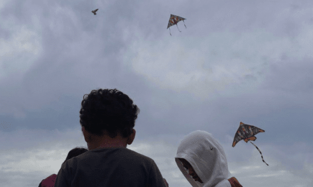 CÉU COLORIDO E ALEGRIA MARCAM O 1º FESTIVAL DE PANDORGAS DA LAGOA DOS PATOS