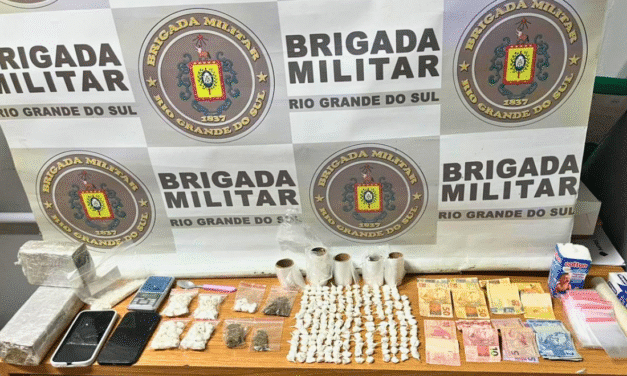 TRÁFICO: BM APREENDE MAIS DE 1 KG DE MACONHA E COCAÍNA FRACIONADA PARA VENDA