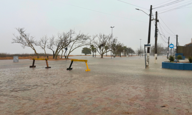 CHUVA E ELEVAÇÃO DA LAGOA DEIXAM PONTOS DE SÃO LOURENÇO ALAGADOS